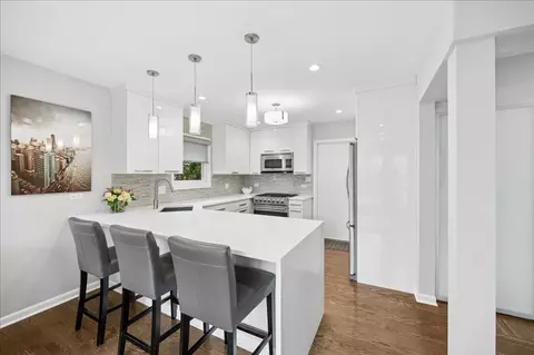Kitchen - 912 Hunter Rd, Wilmette, IL 60091 photo 1 of 3