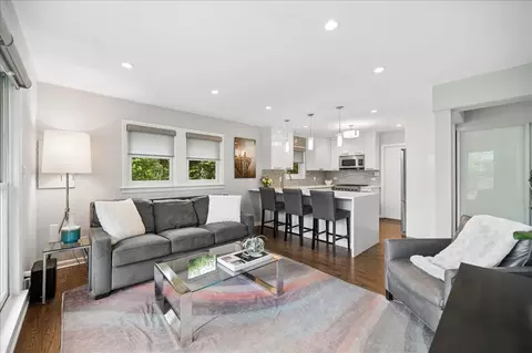 Living - 912 Hunter Rd, Wilmette, IL 60091 photo 5 of 7
