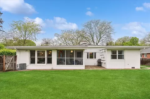 Exterior - 912 Hunter Rd, Wilmette, IL 60091 photo 5 of 9