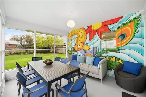 Exterior - 912 Hunter Rd, Wilmette, IL 60091 photo 3 of 9