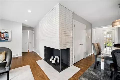 Dining - 912 Hunter Rd, Wilmette, IL 60091 photo 1 of 3