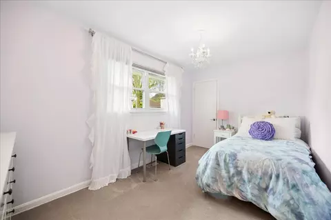 Bedroom - 912 Hunter Rd, Wilmette, IL 60091 photo 3 of 3