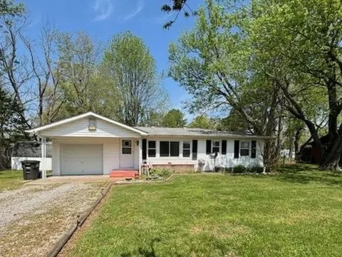 1518 E Grand Ave, Carbondale, IL 62901
