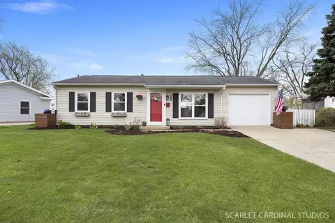801 Sunset Cir, Streamwood, IL 60107