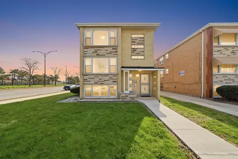 7901 S Whipple St, Chicago, IL 60652