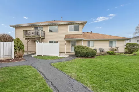 2333 Aster Dr #2333, Crest Hill, IL 60403