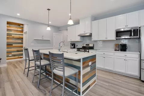 Kitchen - 3650 Reddington Cir, Elgin, IL 60124 photo 3 of 3