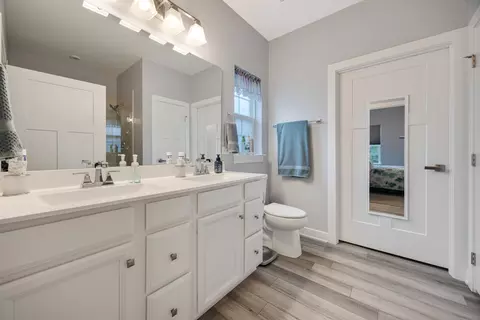 Entry Way - 3650 Reddington Cir, Elgin, IL 60124 photo 3 of 4