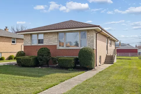 7737 Odell Ave, Bridgeview, IL 60455