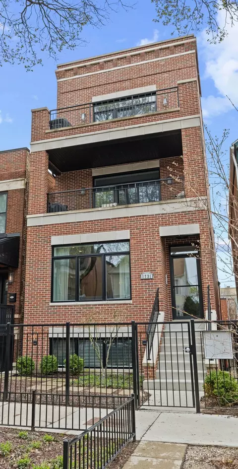 1731 W Melrose Ave #1, Chicago, IL 60657