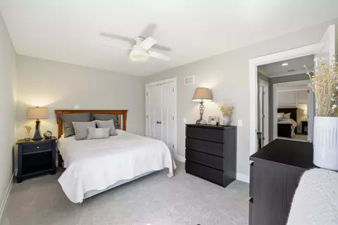 Bedroom - 2105 Timber Ln, Wheaton, IL 60189 photo 3 of 3