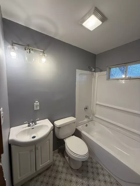 Bath - 1939 E Spruce St, Kankakee, IL 60901 photo 1 of 1