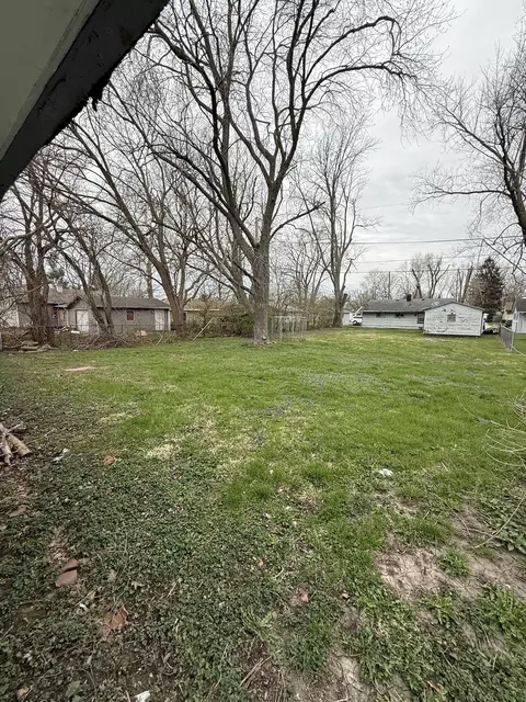 Exterior - 1939 E Spruce St, Kankakee, IL 60901 photo 2 of 2