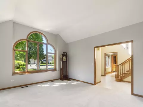 Living - 2772 Glendower Ter, Elgin, IL 60124 photo 2 of 6
