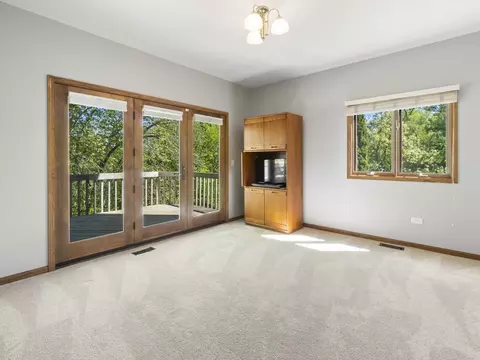 Living - 2772 Glendower Ter, Elgin, IL 60124 photo 5 of 6