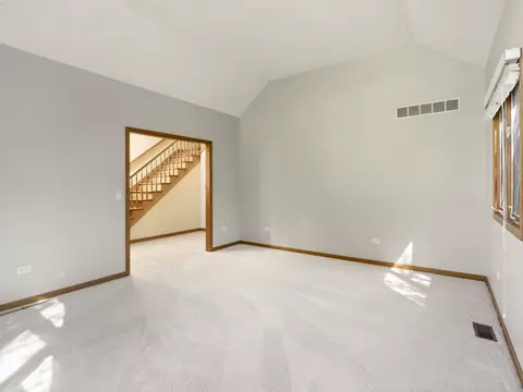 Living - 2772 Glendower Ter, Elgin, IL 60124 photo 3 of 6