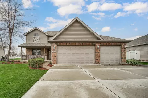 683 Sandburg Dr, Manteno, IL 60950