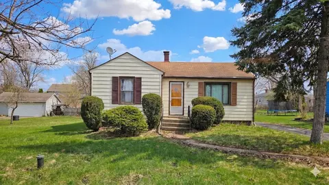 2 N071 La Londe Ave, Lombard, IL 60148