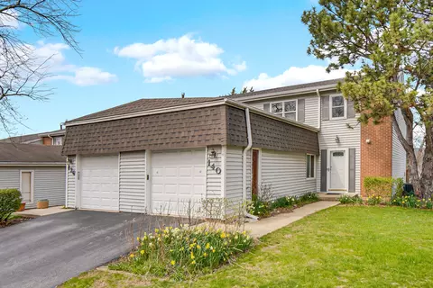 140 Leslie Ln, Bolingbrook, IL 60440