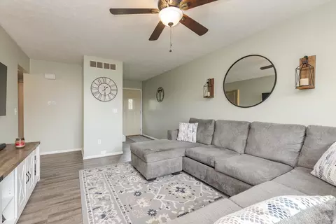 Living - 1715 King Dr #C, Normal, IL 61761 photo 1 of 4