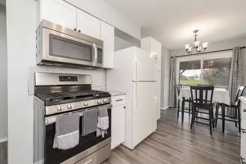 Kitchen - 1715 King Dr #C, Normal, IL 61761 photo 2 of 4