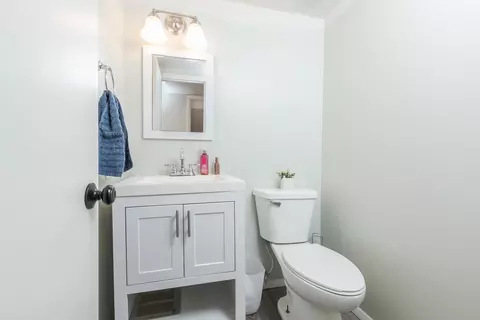 Bath - 1715 King Dr #C, Normal, IL 61761 photo 1 of 3