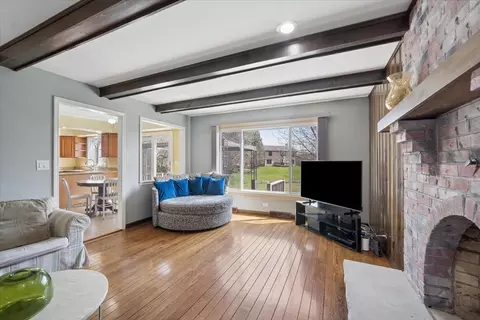 Living - 134 Amherst Dr, Bartlett, IL 60103 photo 3 of 3