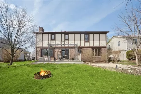 Exterior - 134 Amherst Dr, Bartlett, IL 60103 photo 3 of 5