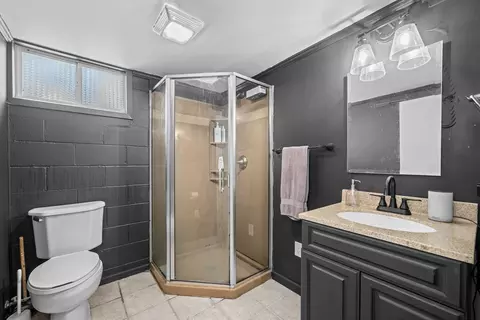 Bath - 237 Birch Pl, Kewanee, IL 61443 photo 2 of 2