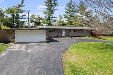 237 Birch Pl, Kewanee, IL 61443
