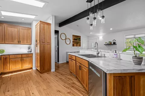 Kitchen - 237 Birch Pl, Kewanee, IL 61443 photo 4 of 4