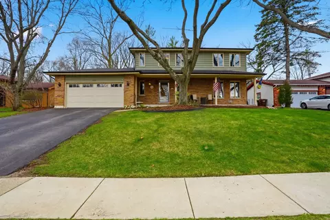 476 Gerry St, Woodstock, IL 60098