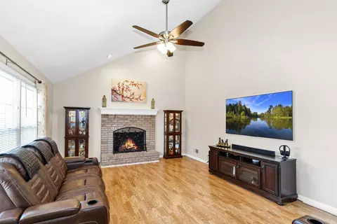 Living - 3916 Nighthawk Ct, Naperville, IL 60540 photo 2 of 3