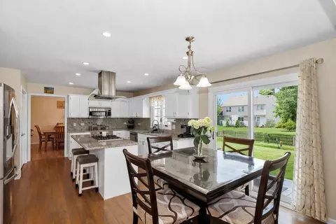 Kitchen - 3916 Nighthawk Ct, Naperville, IL 60540 photo 1 of 6