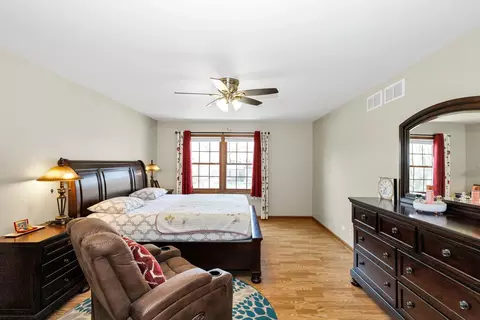 Bedroom - 3916 Nighthawk Ct, Naperville, IL 60540 photo 1 of 6