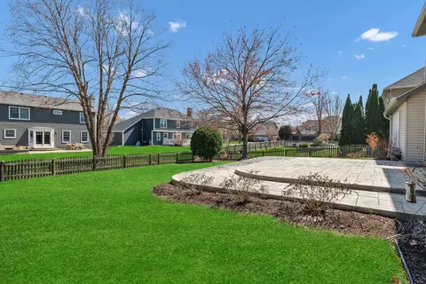 Exterior - 3916 Nighthawk Ct, Naperville, IL 60540 photo 5 of 6