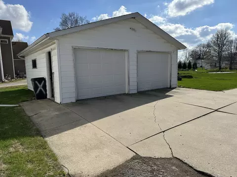 Exterior - 627 Genesee Ave, Morrison, IL 61270 photo 2 of 5