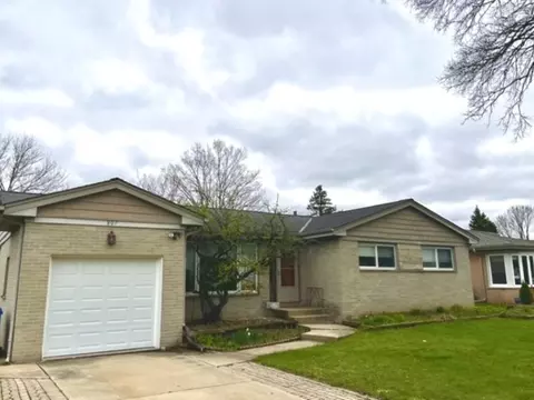 807 S Owen St, Mount Prospect, IL 60056