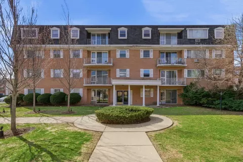 415 Wesley Ave #21, Oak Park, IL 60302
