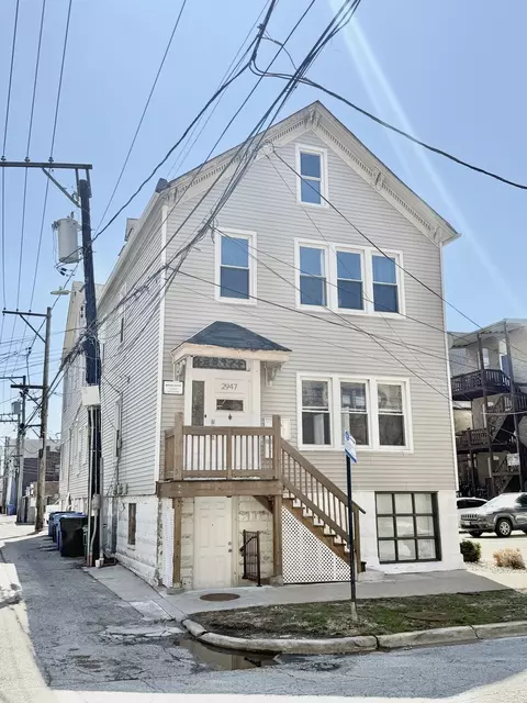 2947 W Cortland St, Chicago, IL 60647