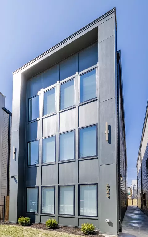 6044 S Eberhart Ave, Chicago, IL 60637