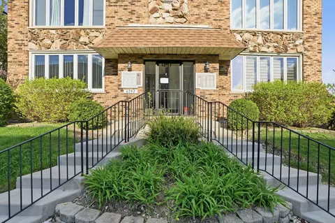 6257 S Newland Ave #1N, Chicago, IL 60638