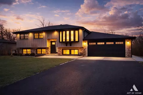 10521 Fitzsimmons Dr, Palos Park, IL 60464