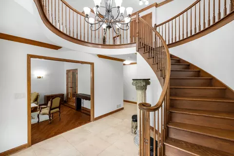 Entry Way - 910 Red Fox Ln, Oak Brook, IL 60523 photo 1 of 4