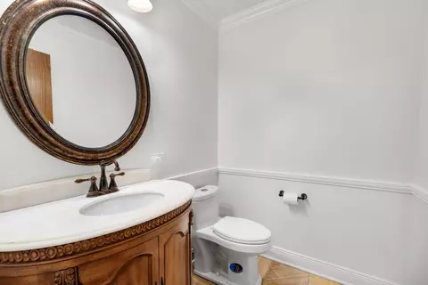 Bath - 910 Red Fox Ln, Oak Brook, IL 60523 photo 1 of 7