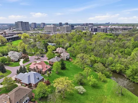 View/Area - 910 Red Fox Ln, Oak Brook, IL 60523 photo 9 of 9