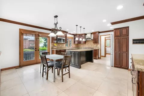 Kitchen - 910 Red Fox Ln, Oak Brook, IL 60523 photo 3 of 3