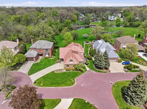 View/Area - 910 Red Fox Ln, Oak Brook, IL 60523 photo 8 of 9