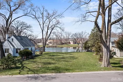 214 S Channel Dr, Round Lake Beach, IL 60073