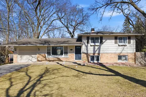 228 41st St, Downers Grove, IL 60515